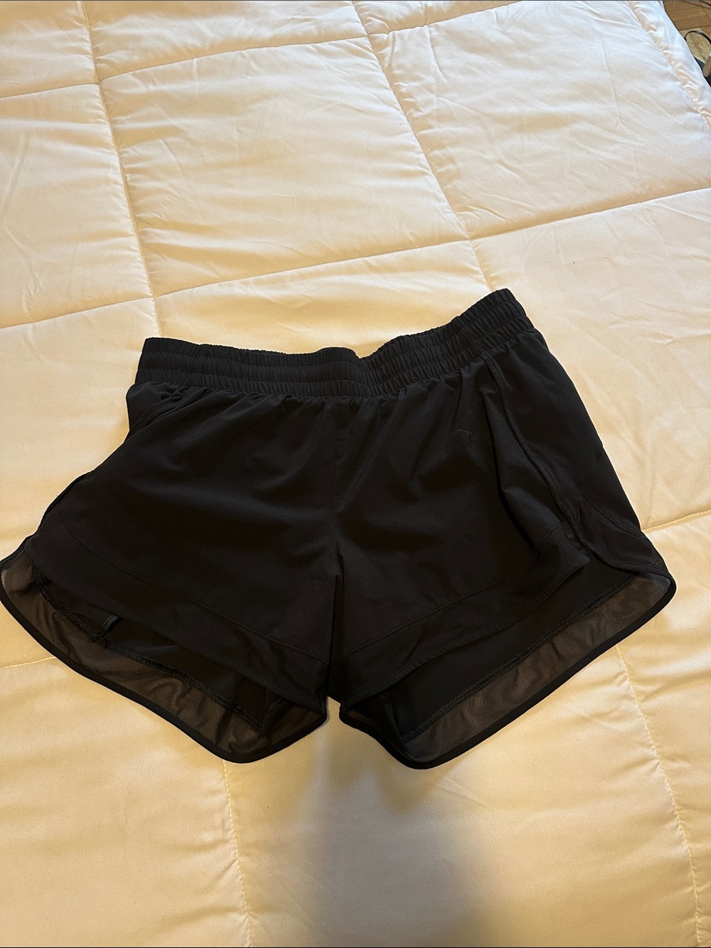 Athleta mesh racer run shorts